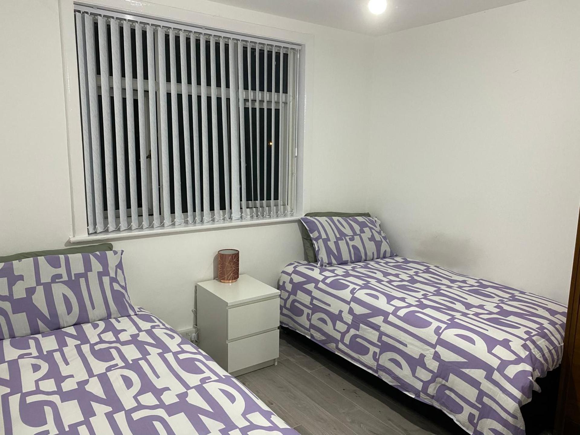 Calm house twin beds