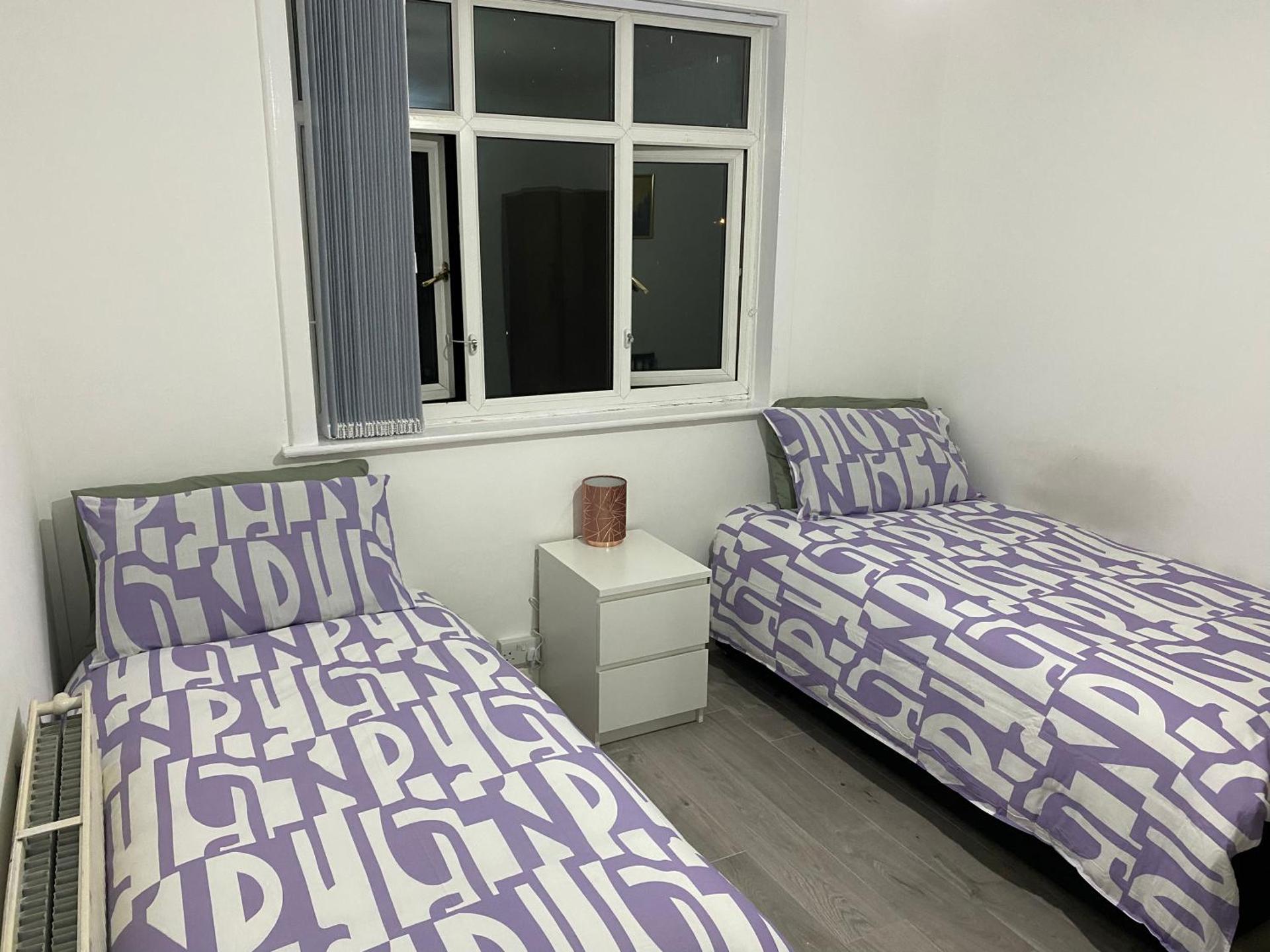 Calm house twin beds