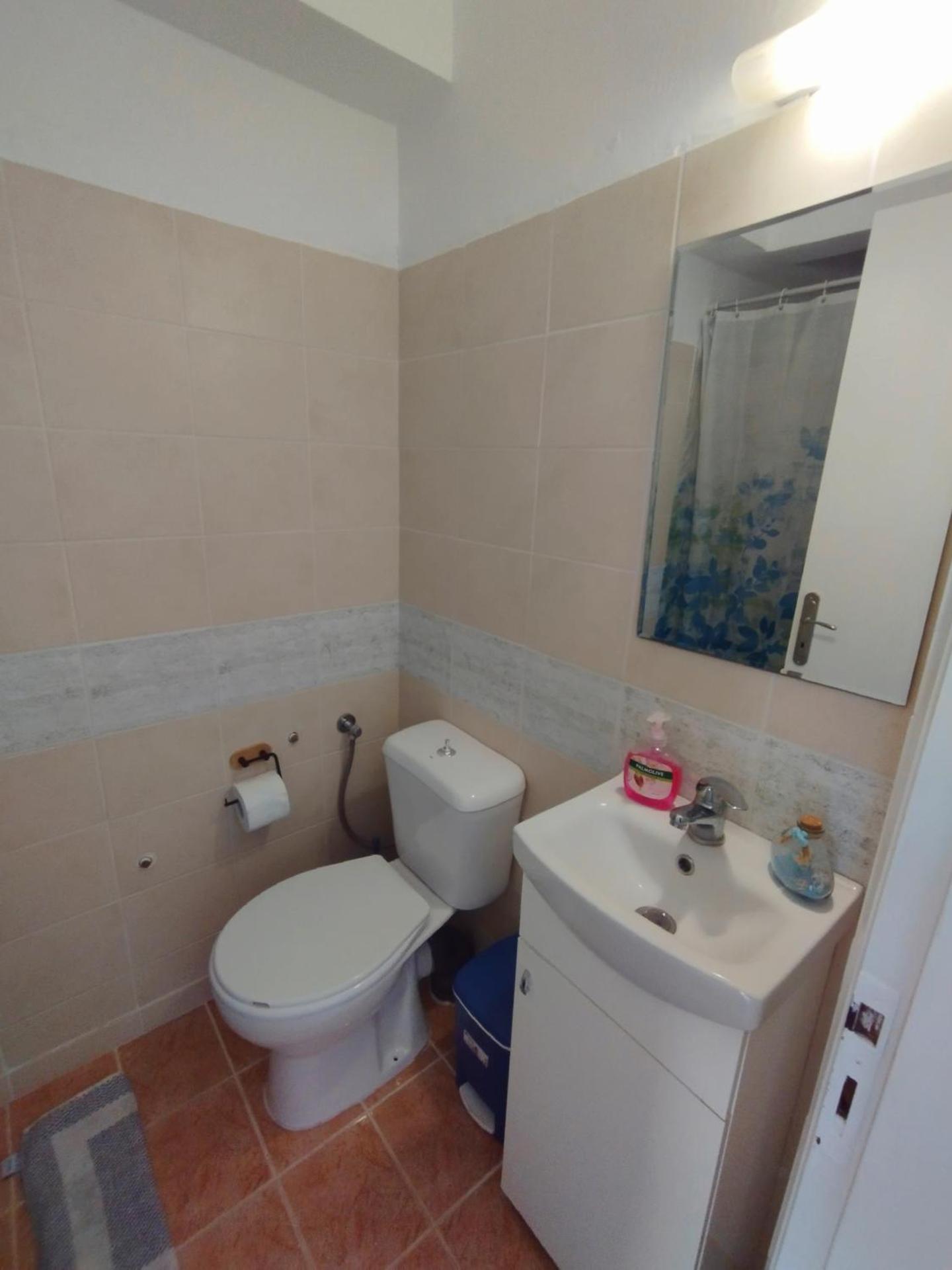 Studio Apartment with One Double Bed