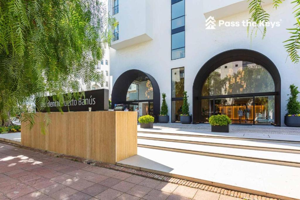 Studio Occidental banus