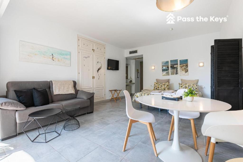 Studio Occidental banus