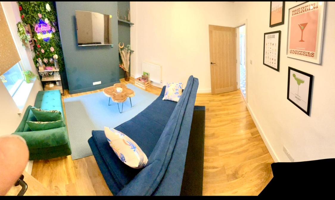 Communal lounge/ TV room