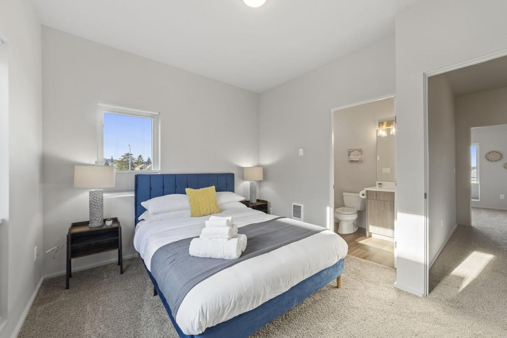 Brand New Fully Updated Condo 912 in Anacortes