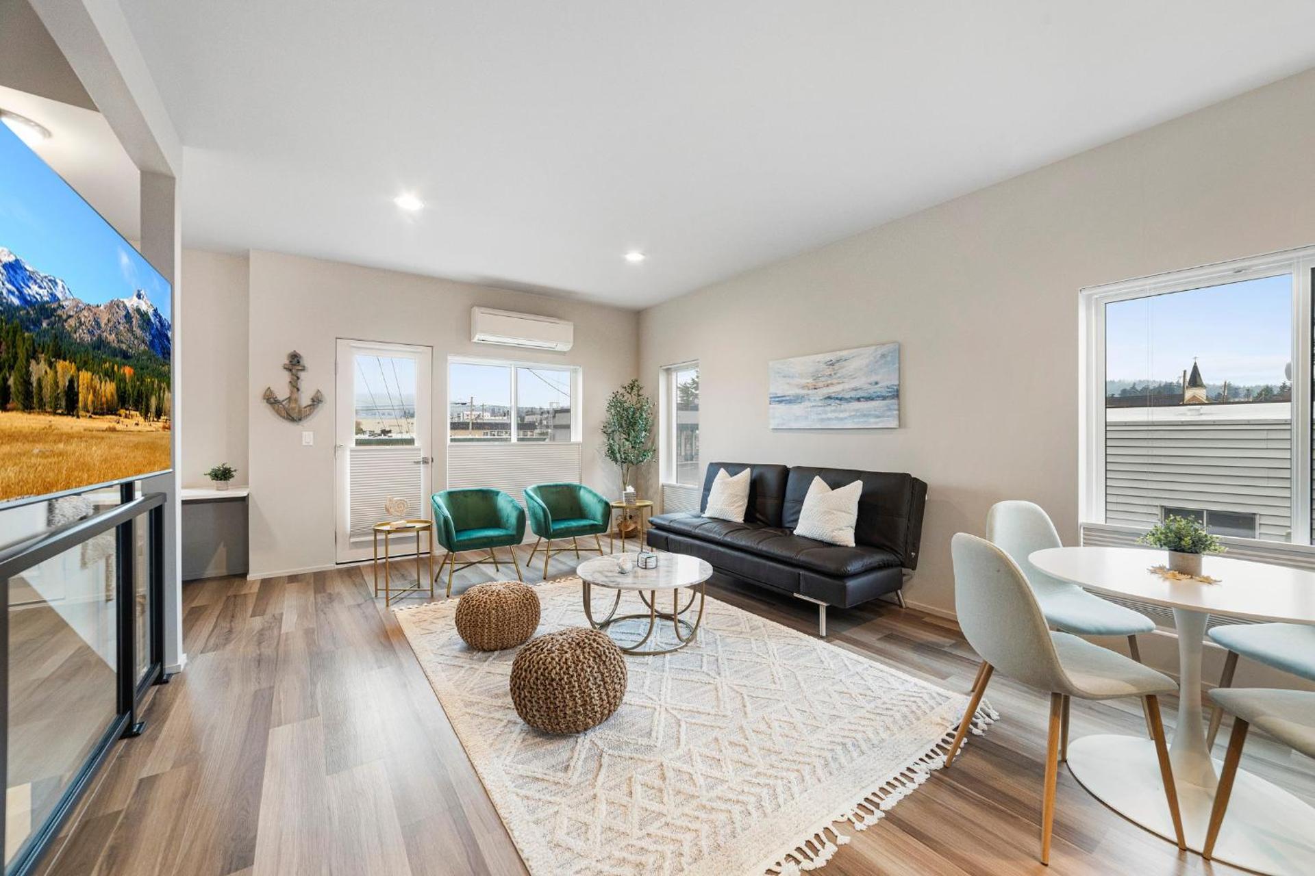 Brand New Fully Updated Condo 912 in Anacortes