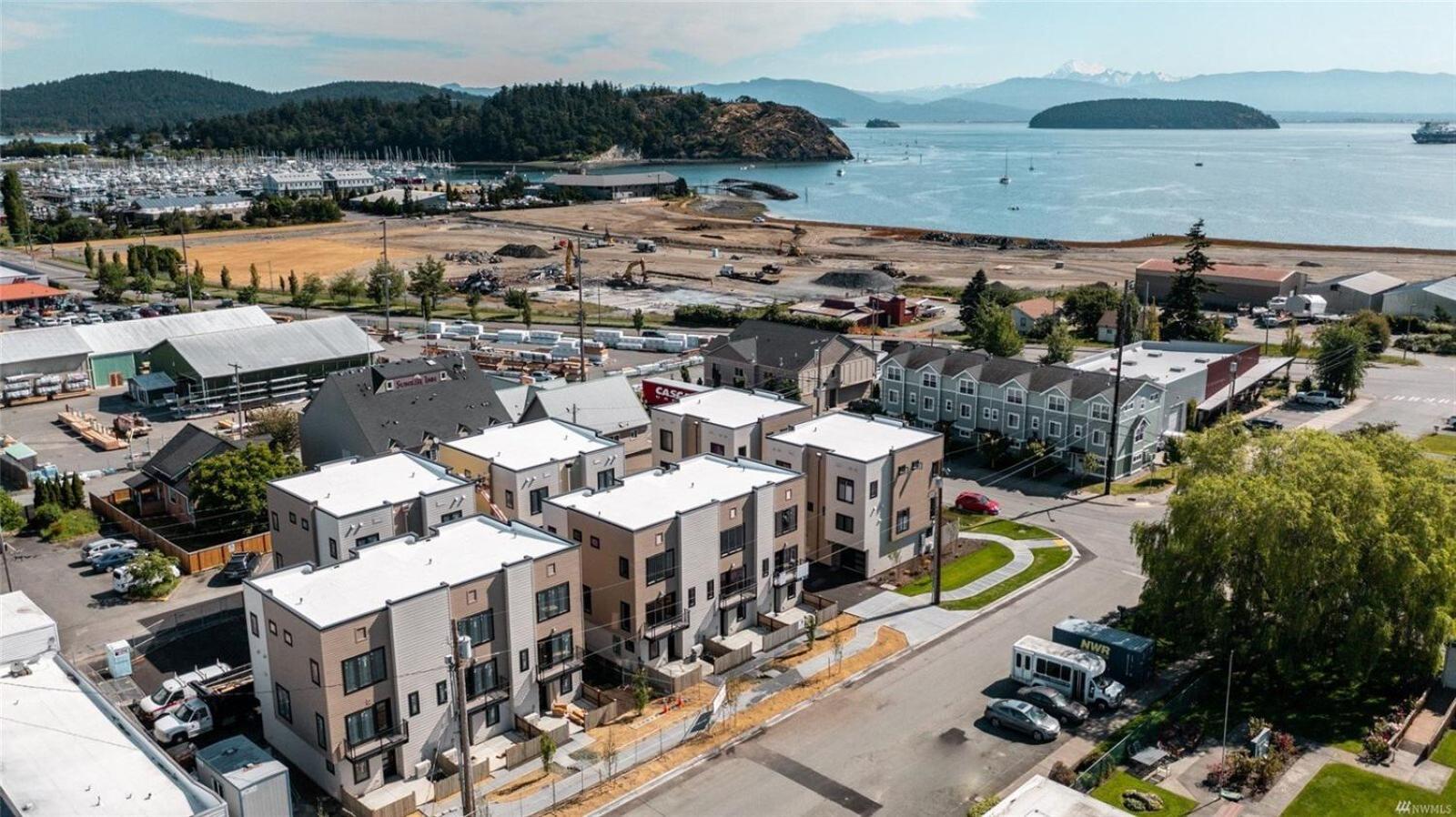 Brand New Fully Updated Condo 912 in Anacortes