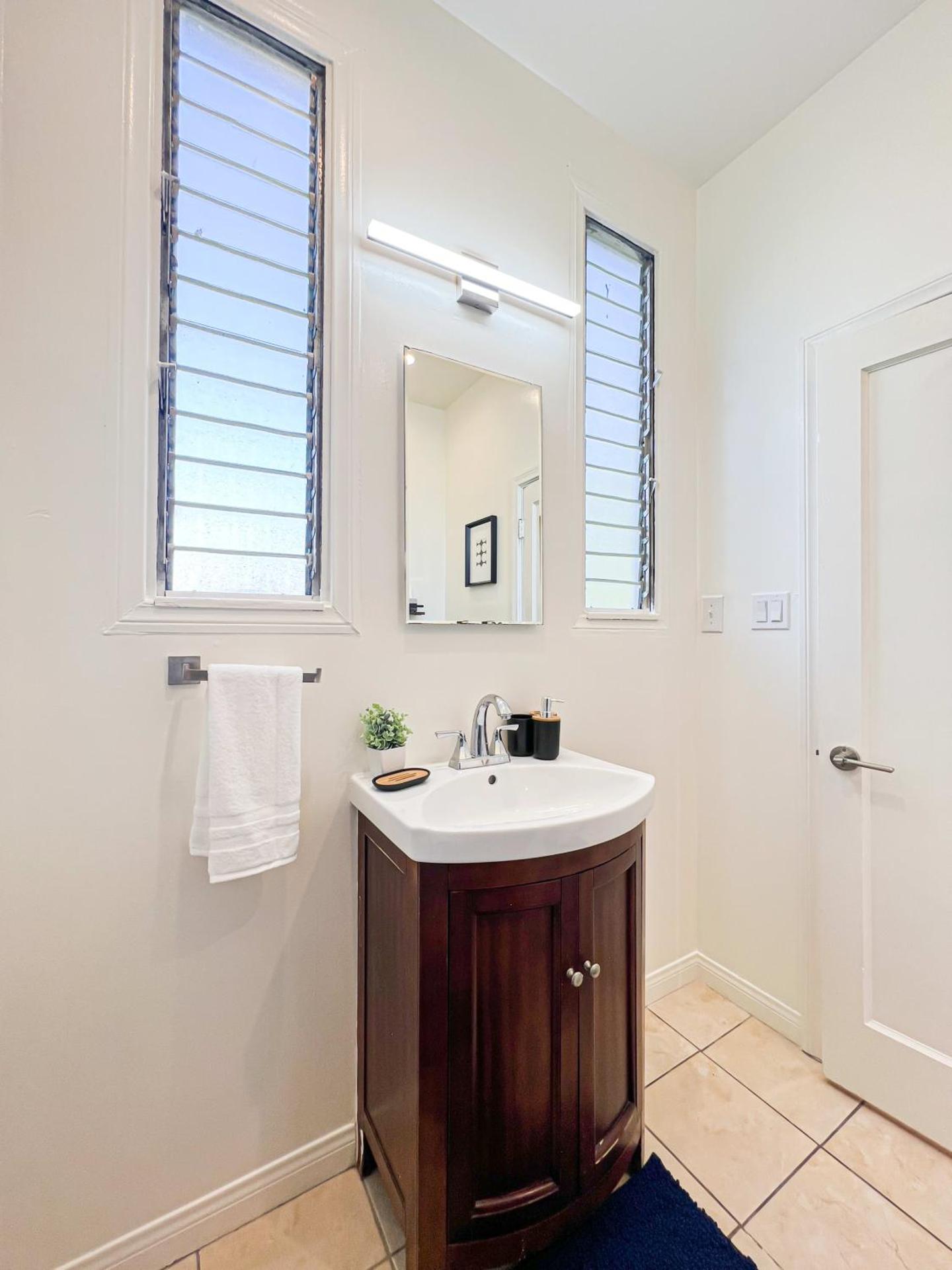 Stylish Residence in Los Angeles - OL-WH