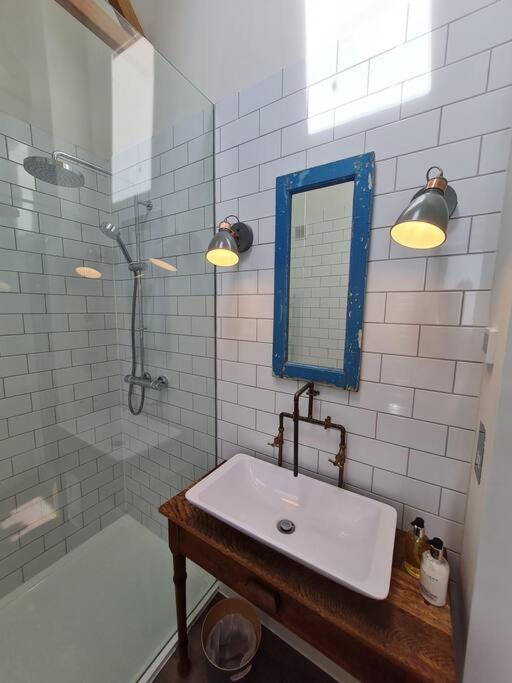 THE ANNEX, Lostwithiel Small Double Bed, Private Parking, Quiet Location