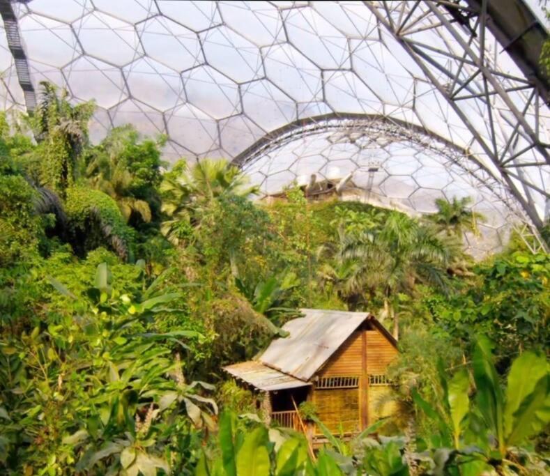 THE ANNEX, Lostwithiel Small Double Bed, Private Parking, Quiet Location