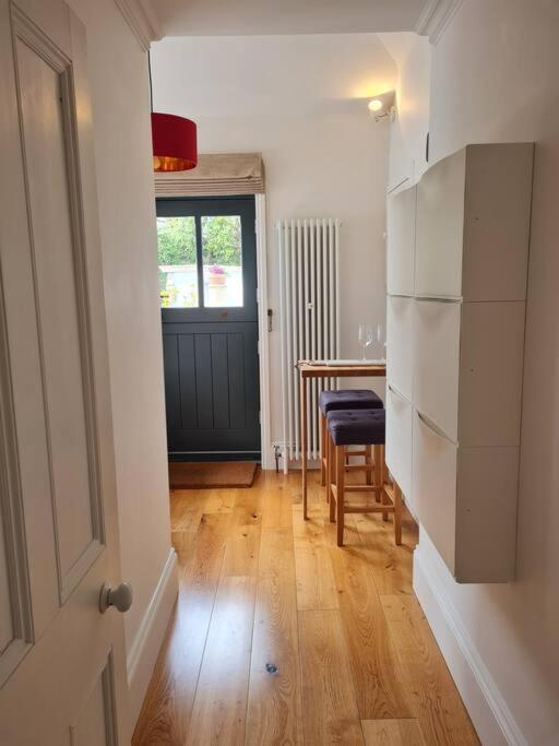 THE ANNEX, Lostwithiel Small Double Bed, Private Parking, Quiet Location
