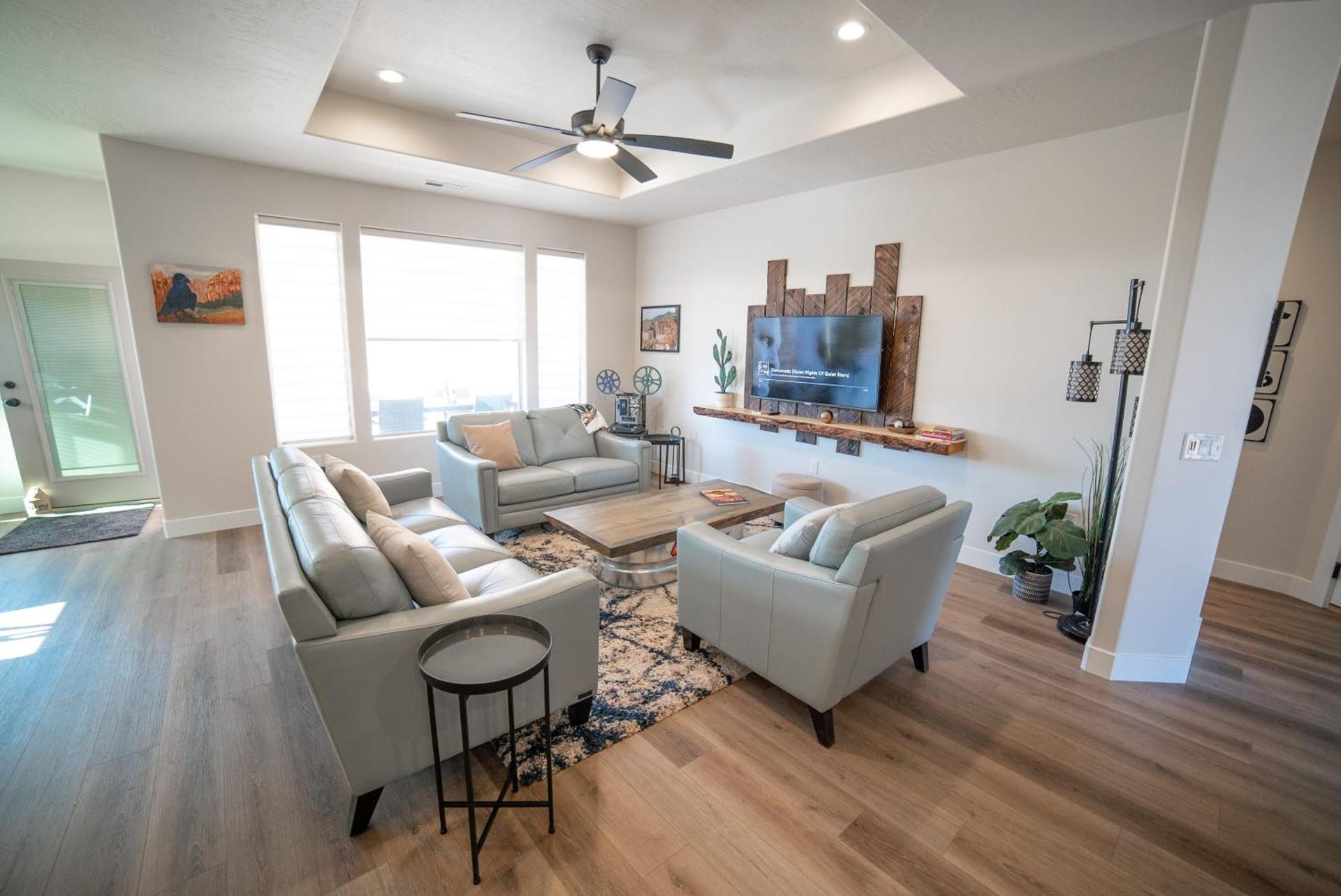 Hollywood Hangout - New West Properties