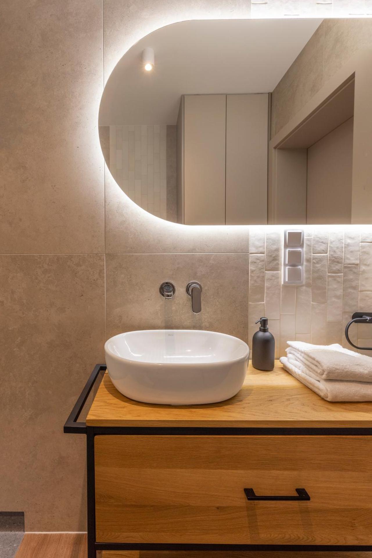 River Side Residence 3/18