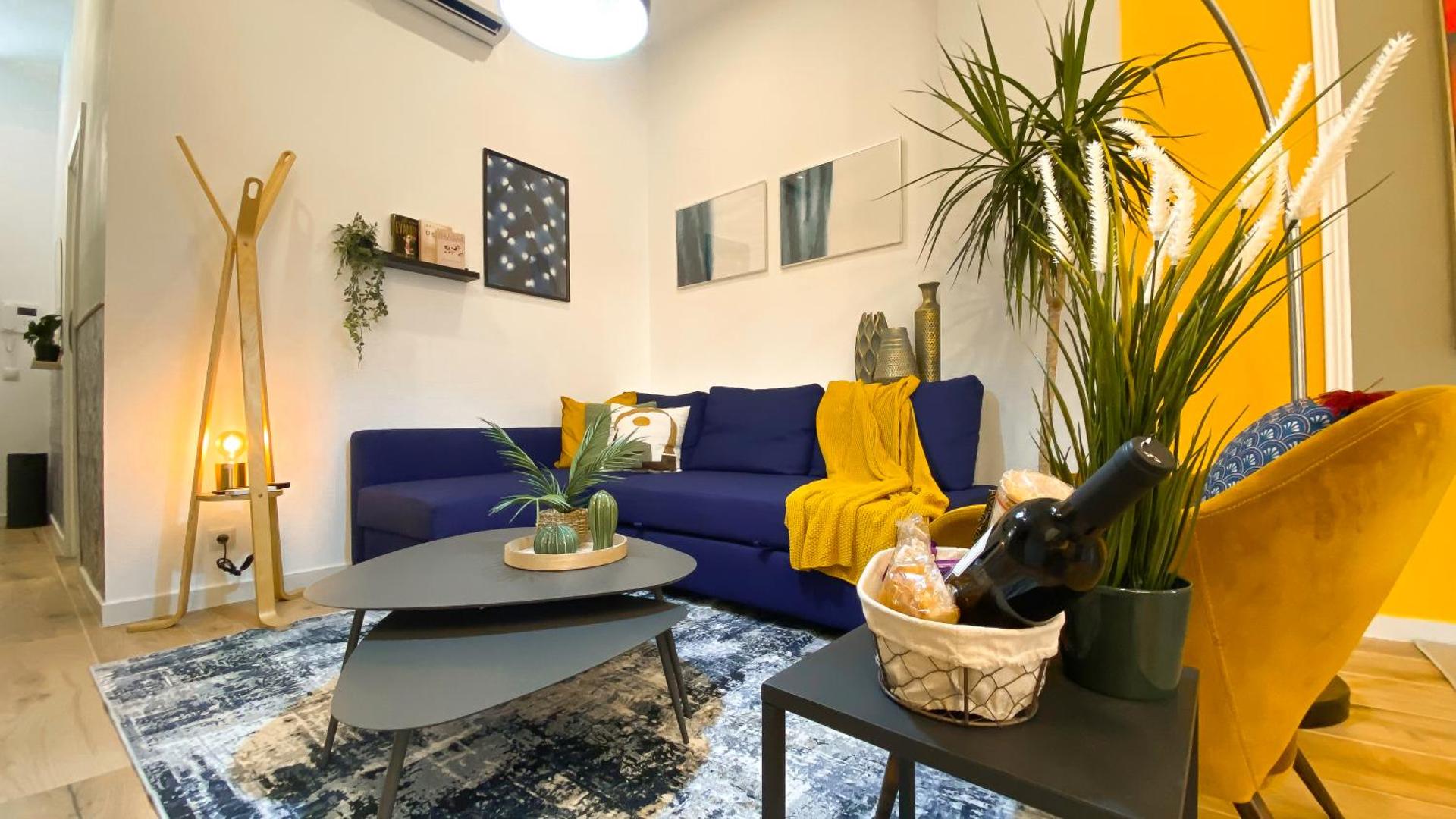 Communal lounge/ TV room