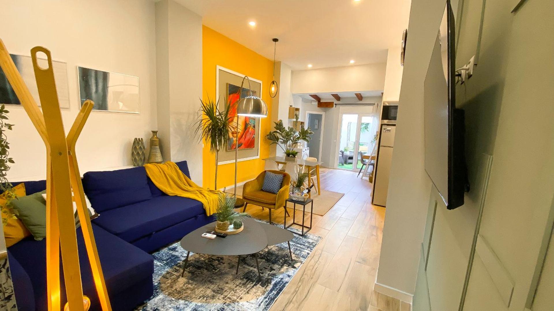 Communal lounge/ TV room