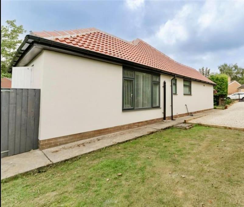 Full Modern Home - short & long stays