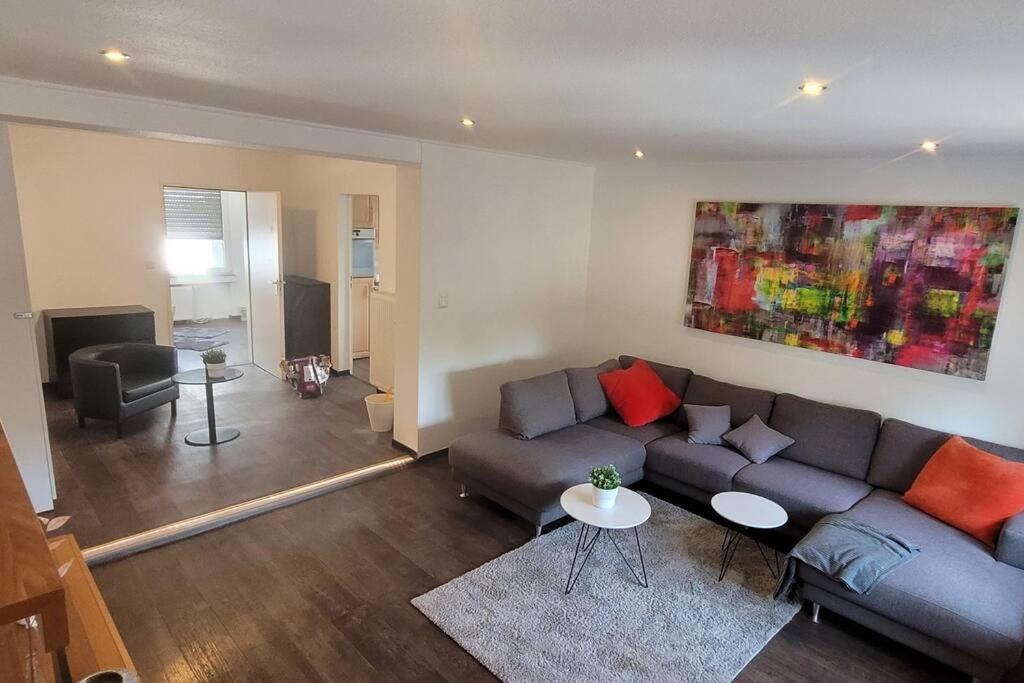 Berg Messe EG, 2,5 Zimmer, Homeoffice, W-Lan