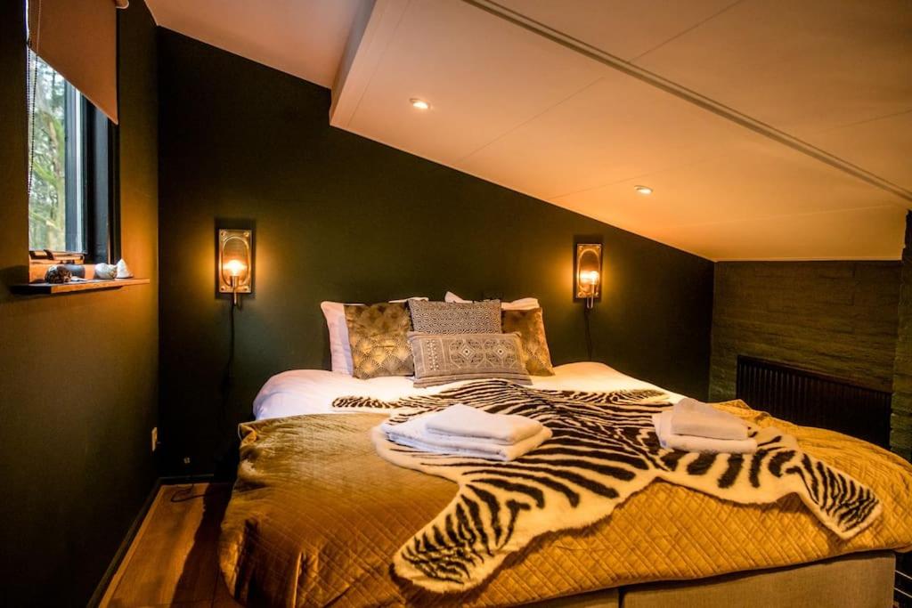 Boutique Bungalow 2 met sauna, hottub en boskas