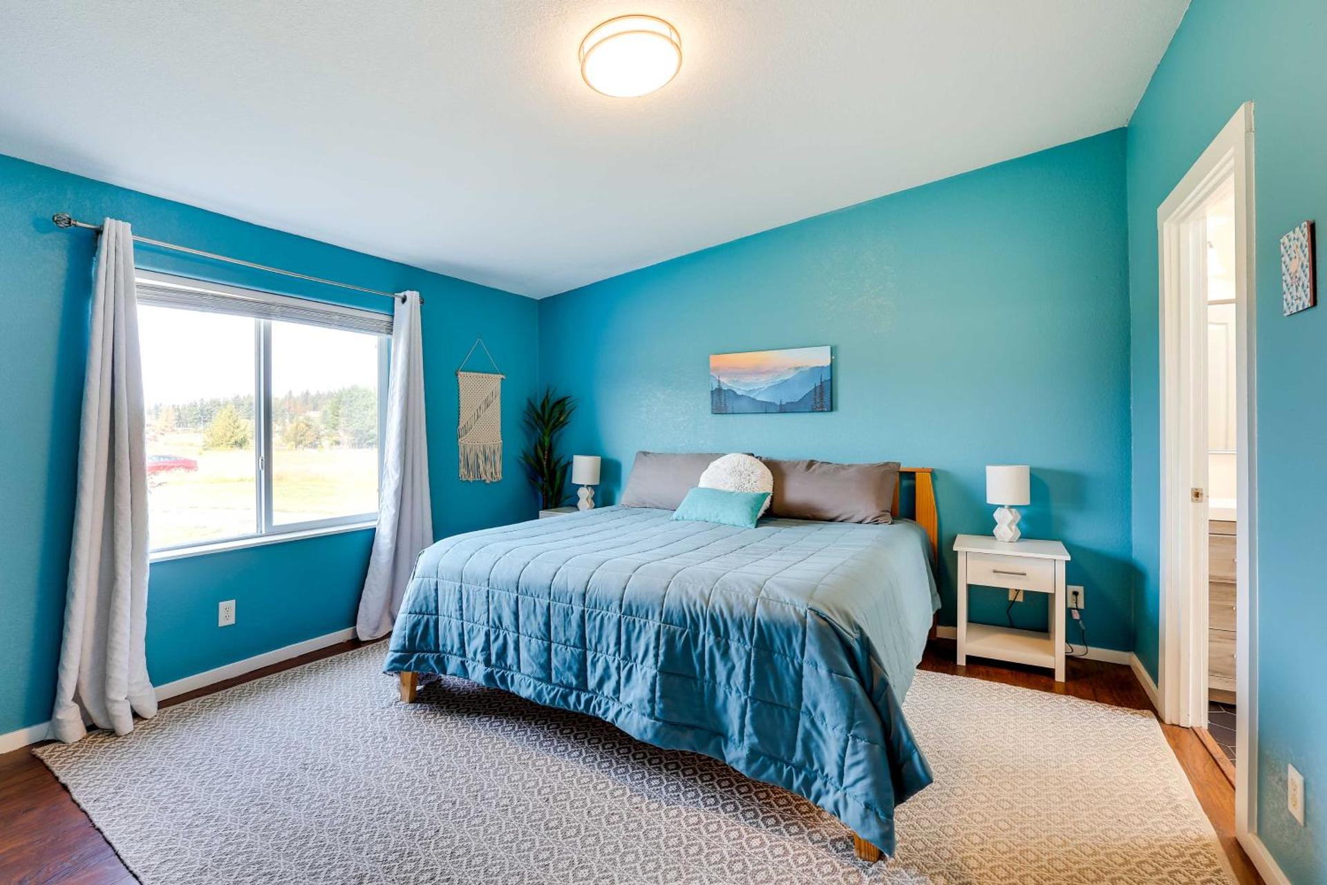 Serene Sequim Retreat with Deck Pets Welcome!