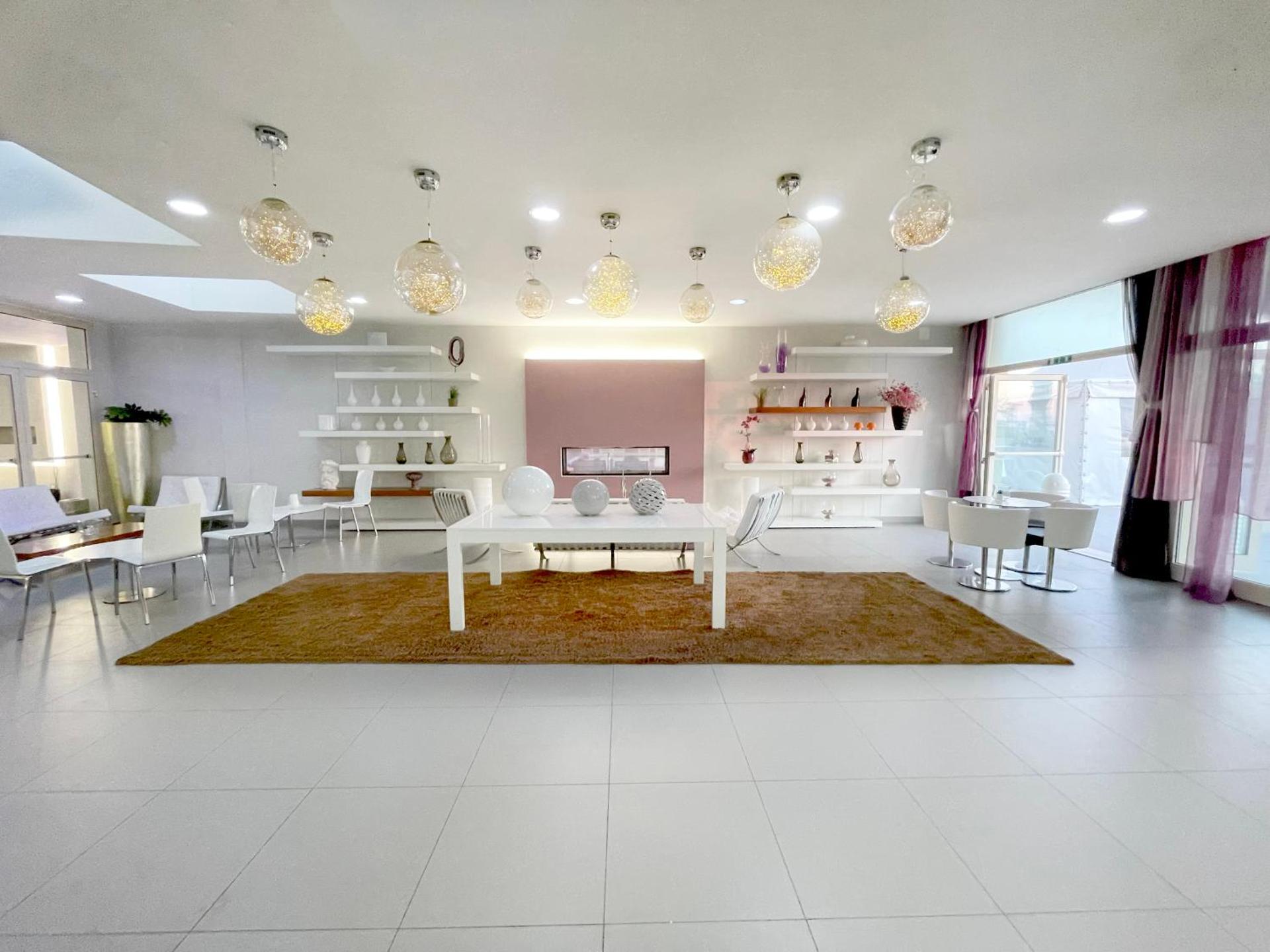 Communal lounge/ TV room