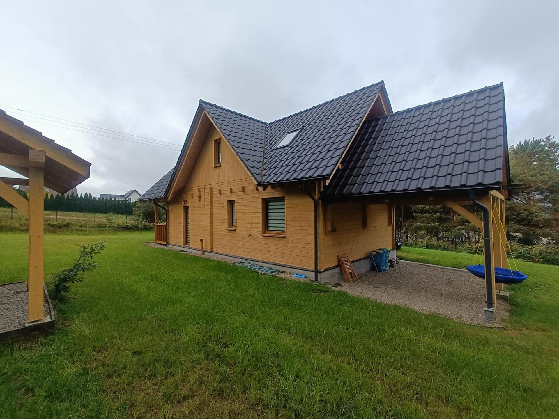 Kaszubski dom pod lasem