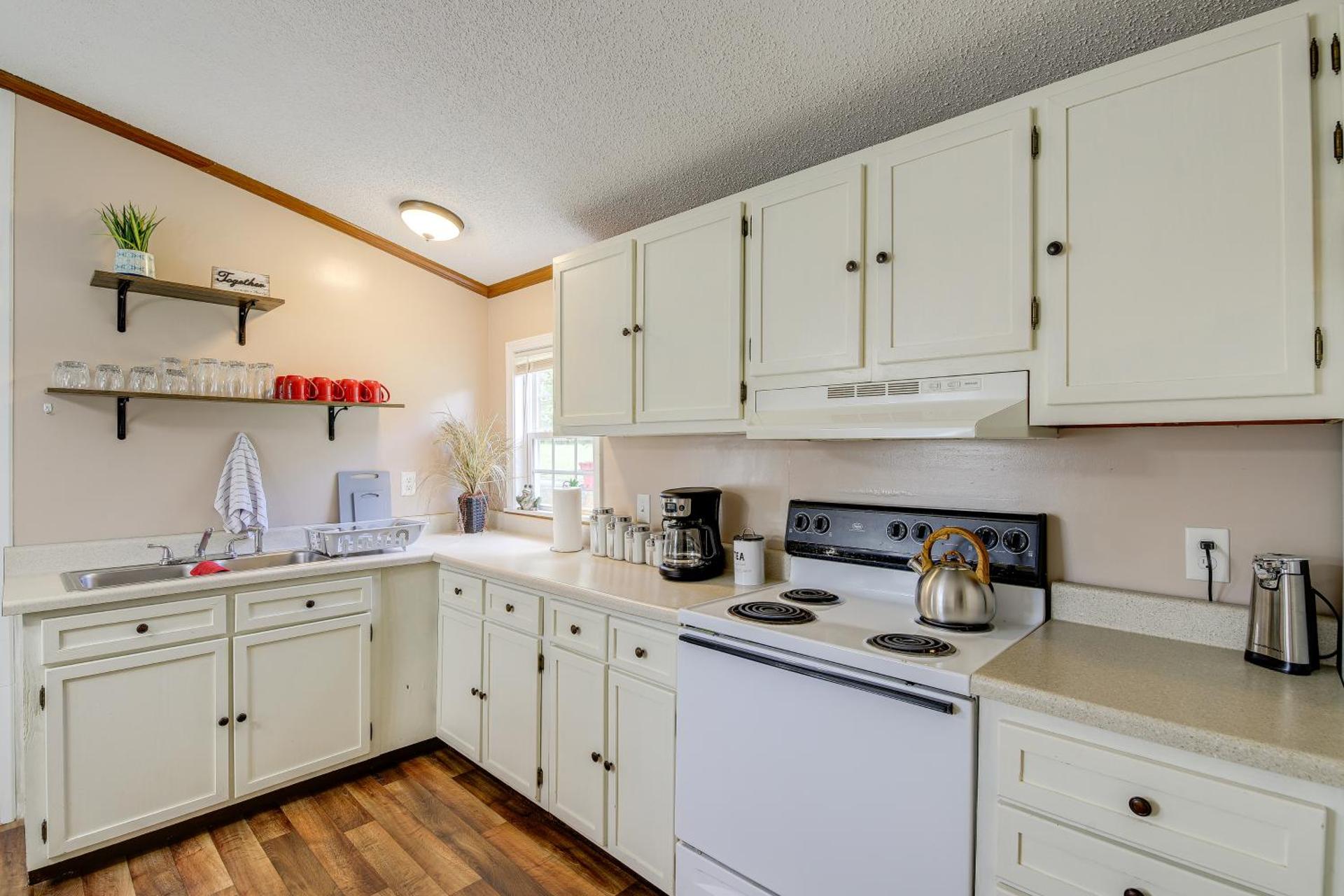 Pet-Friendly Corbin Vacation Rental about 4 Mi to Town