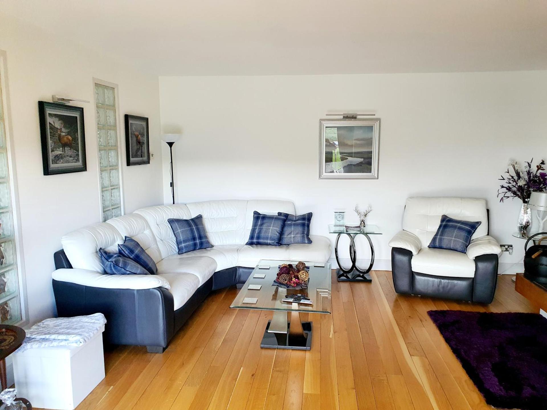 Lindas Retreats Self catering accommodation 1 bedroom cottage or 3 bedroom House