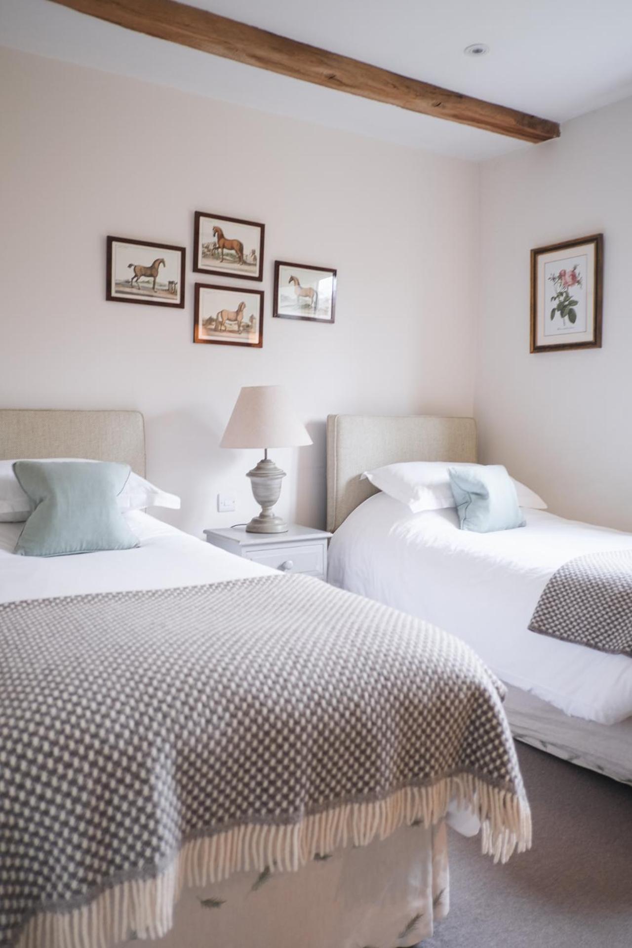 Cowdray Holiday Cottages