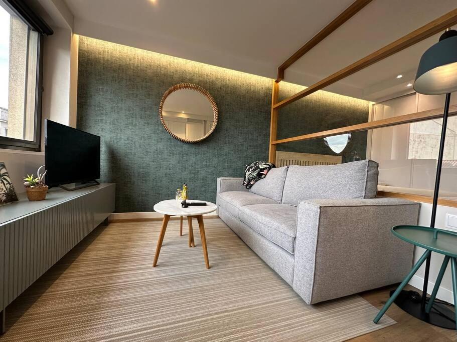 P Sanz 1, 303 by YBH