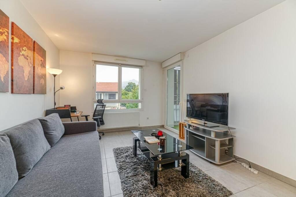 Bel appartement-garage privé-balcon-wifi fibre