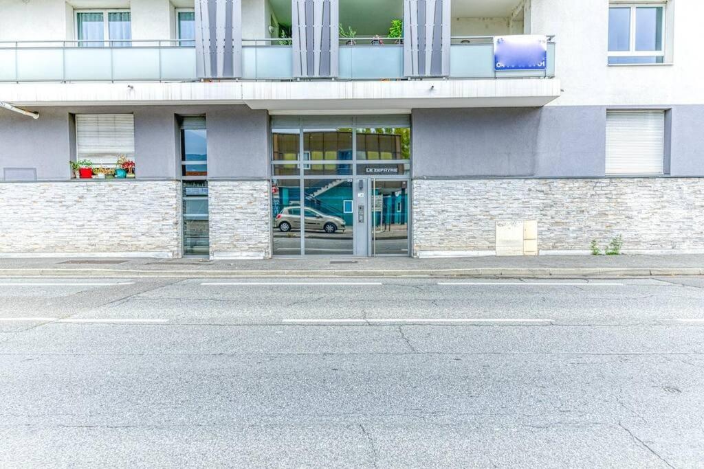 Bel appartement-garage privé-balcon-wifi fibre