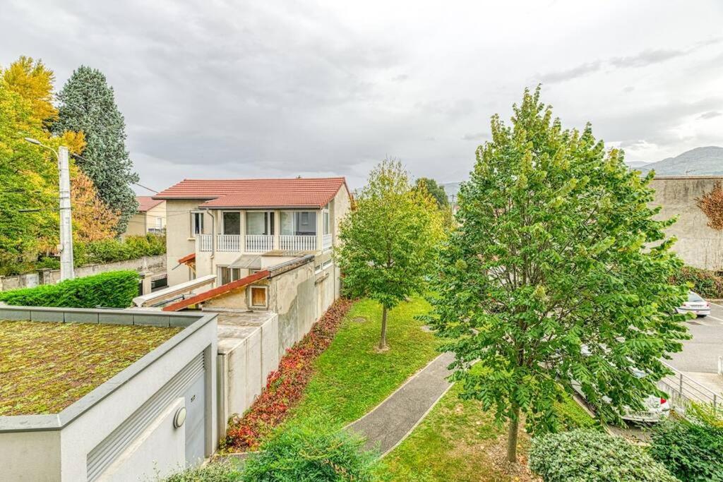 Bel appartement-garage privé-balcon-wifi fibre