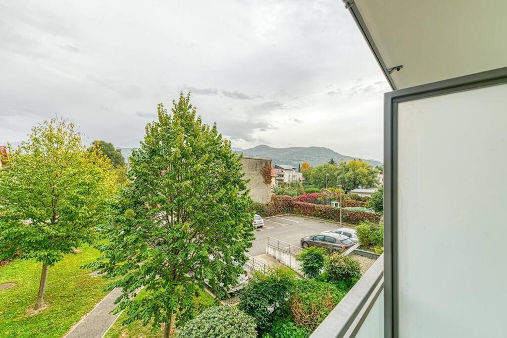 Bel appartement-garage privé-balcon-wifi fibre