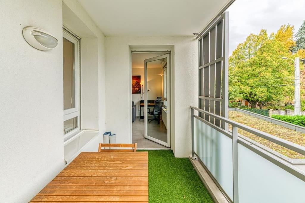 Bel appartement-garage privé-balcon-wifi fibre