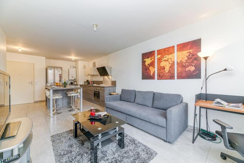 Bel appartement-garage privé-balcon-wifi fibre