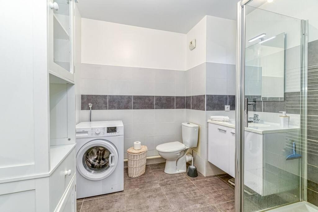 Bel appartement-garage privé-balcon-wifi fibre