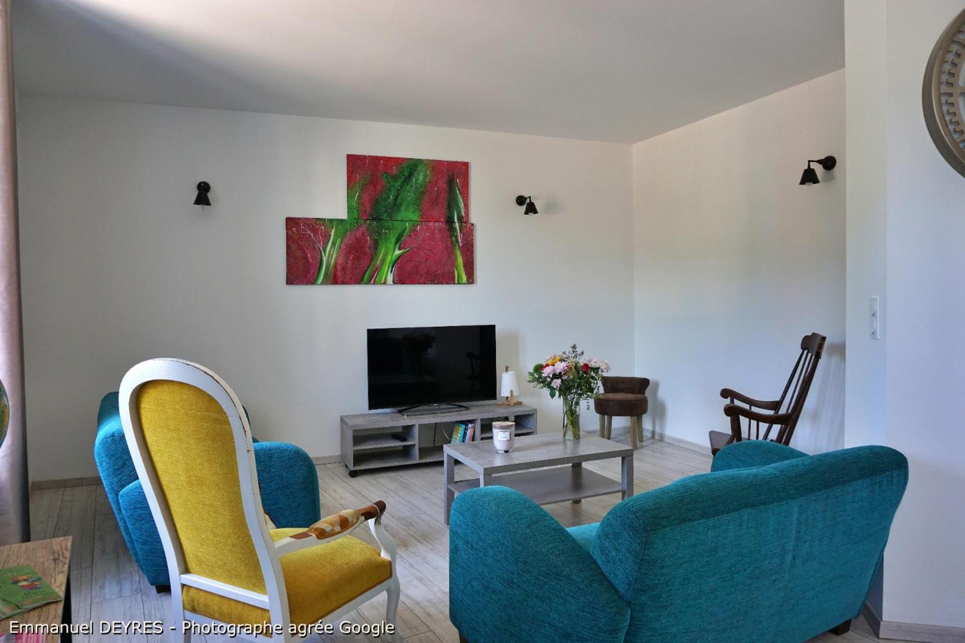 Communal lounge/ TV room