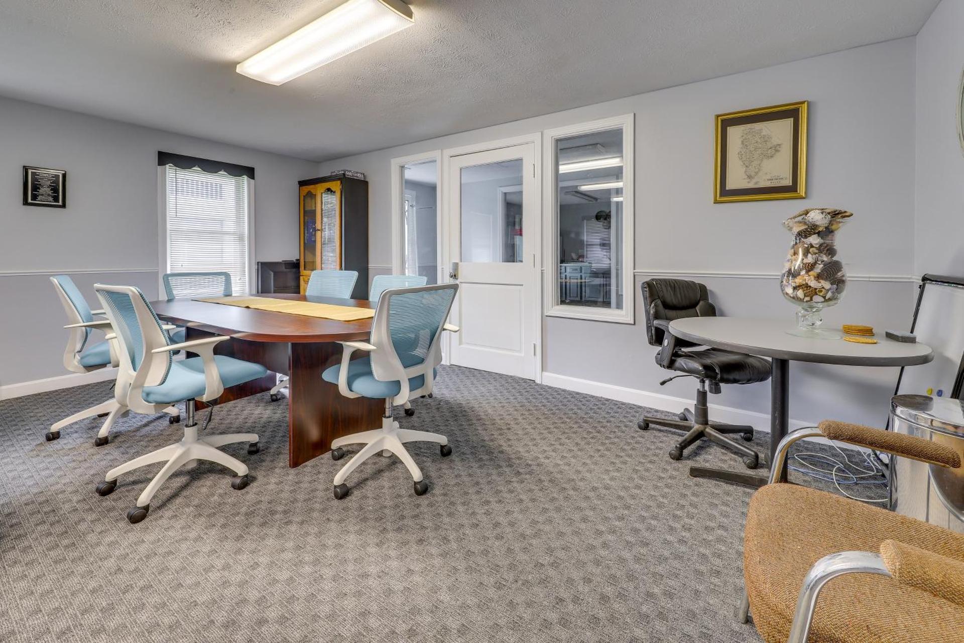 2 Mi to Drakes Island Beach Condo with Porch!