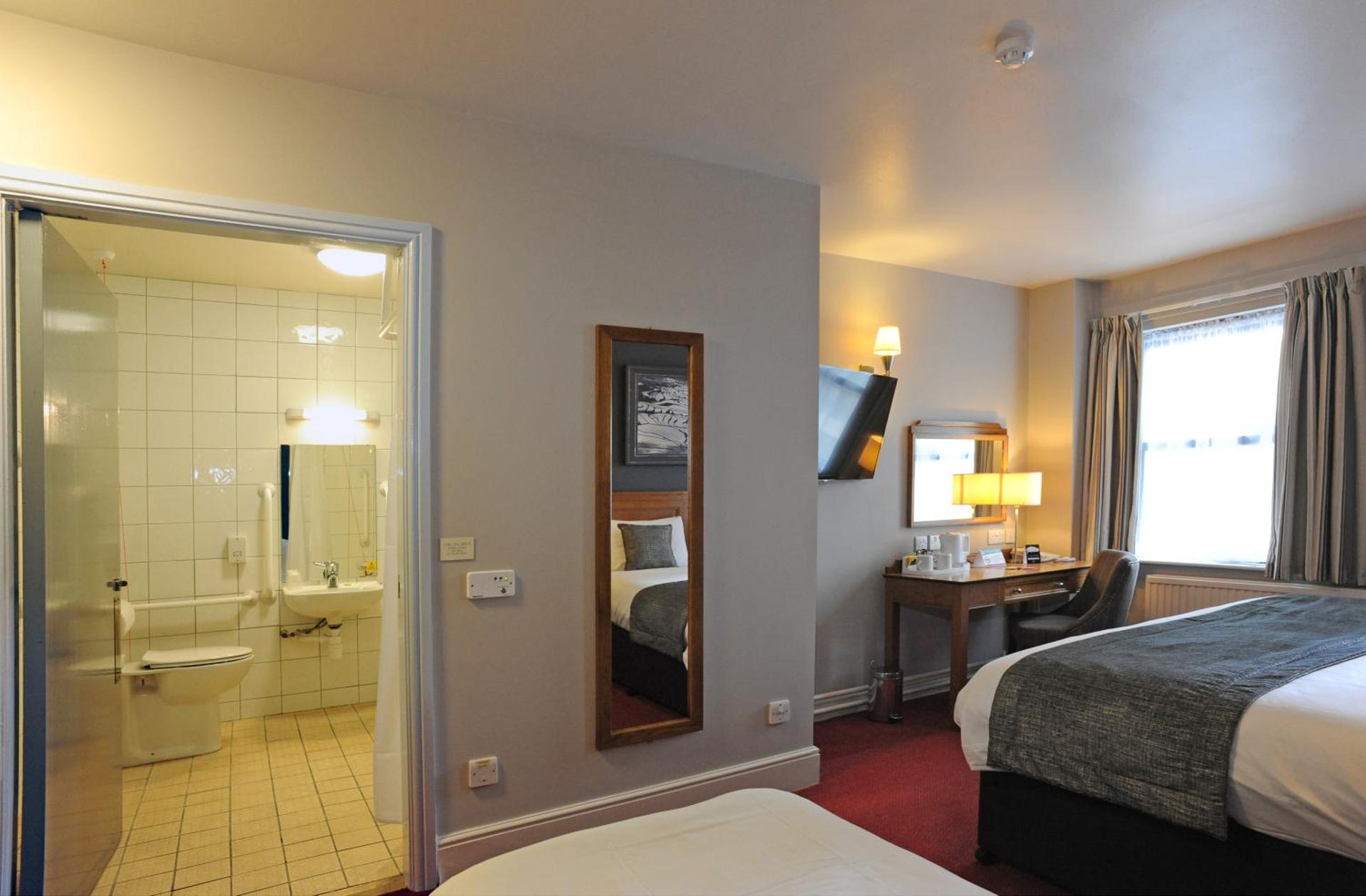 Photo of the whole room