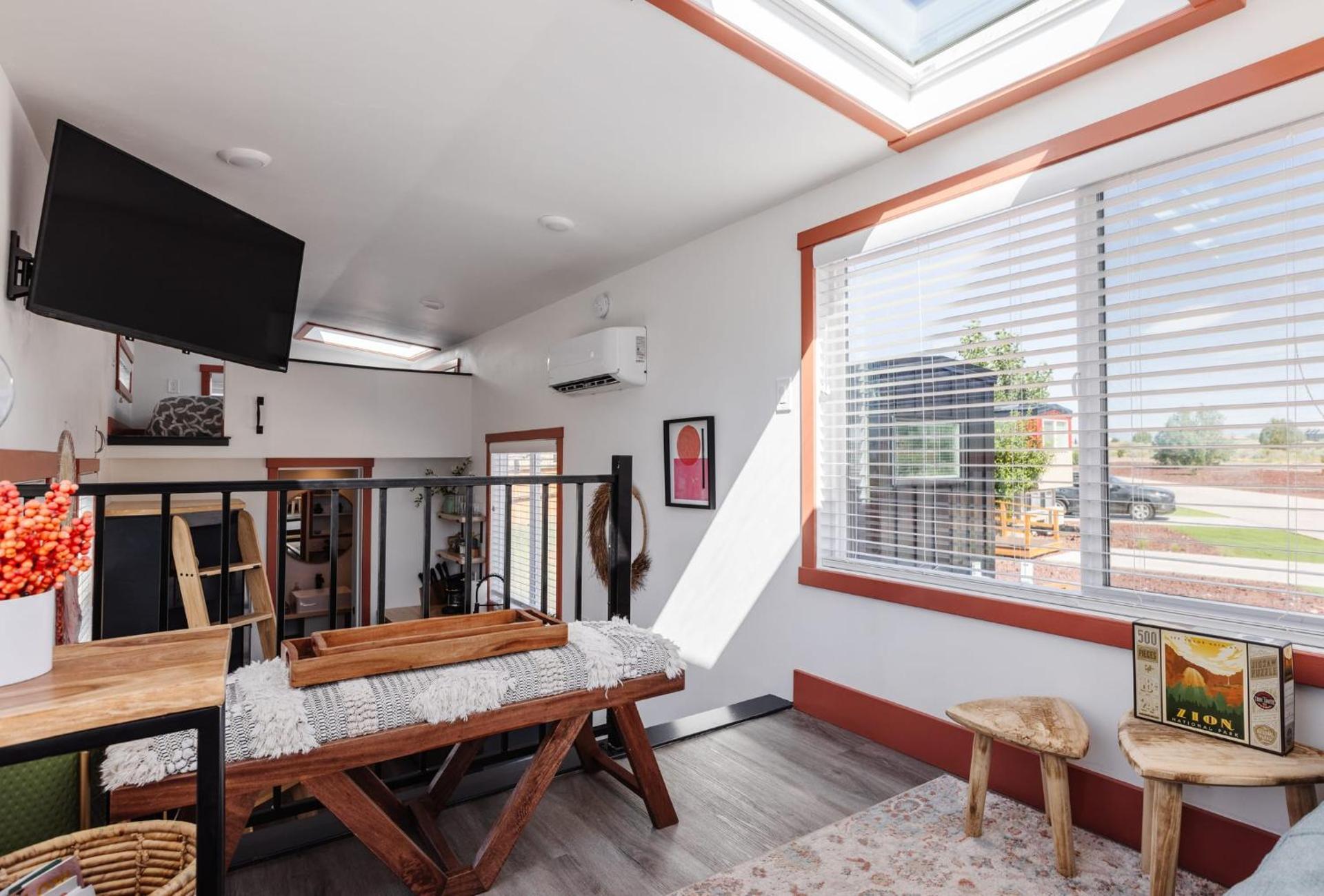 New calm & relaxing Tiny House w deck near ZION