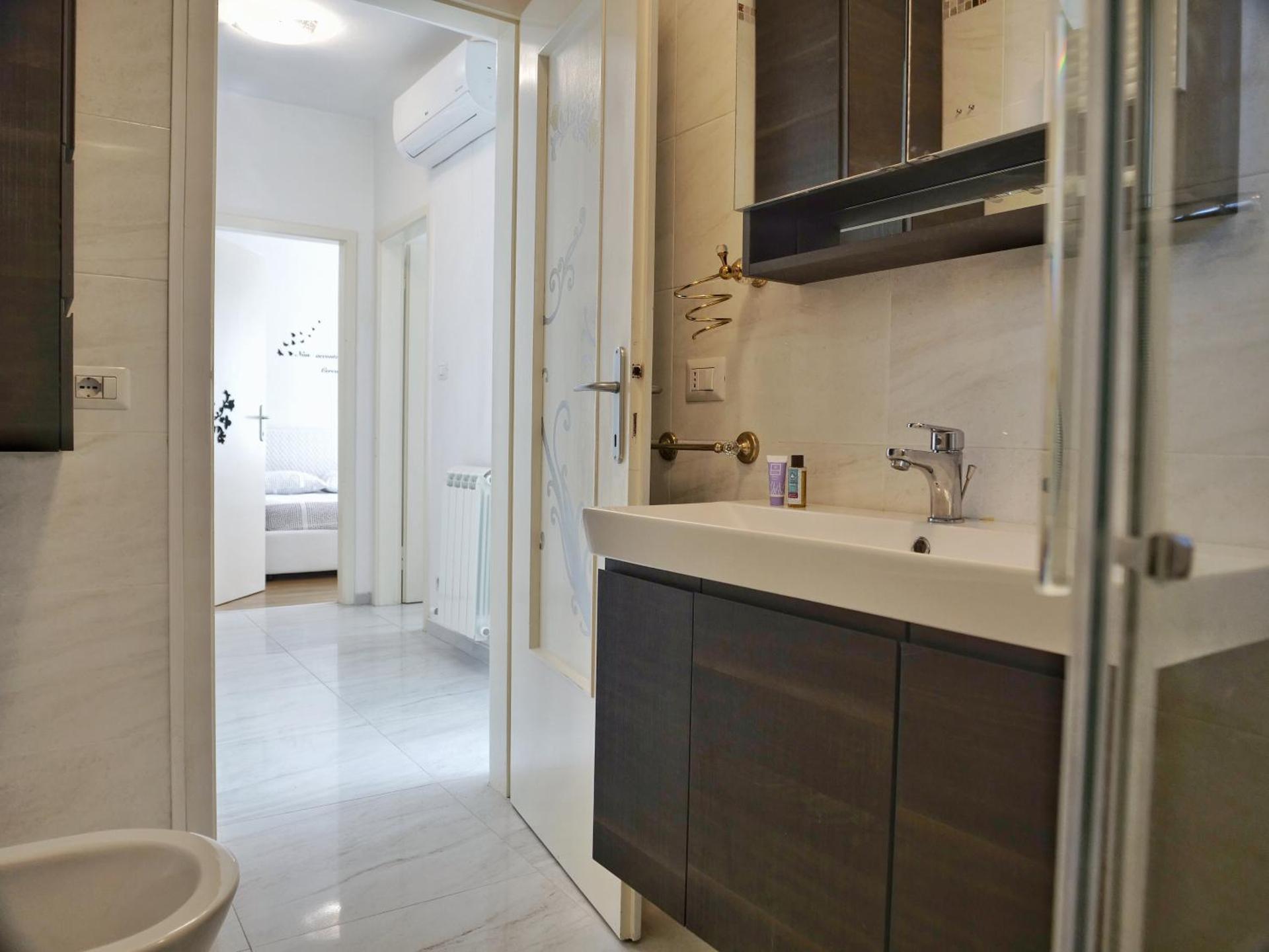 FIORE DI MARE - Delizioso bilocale con posto auto vicino al porto