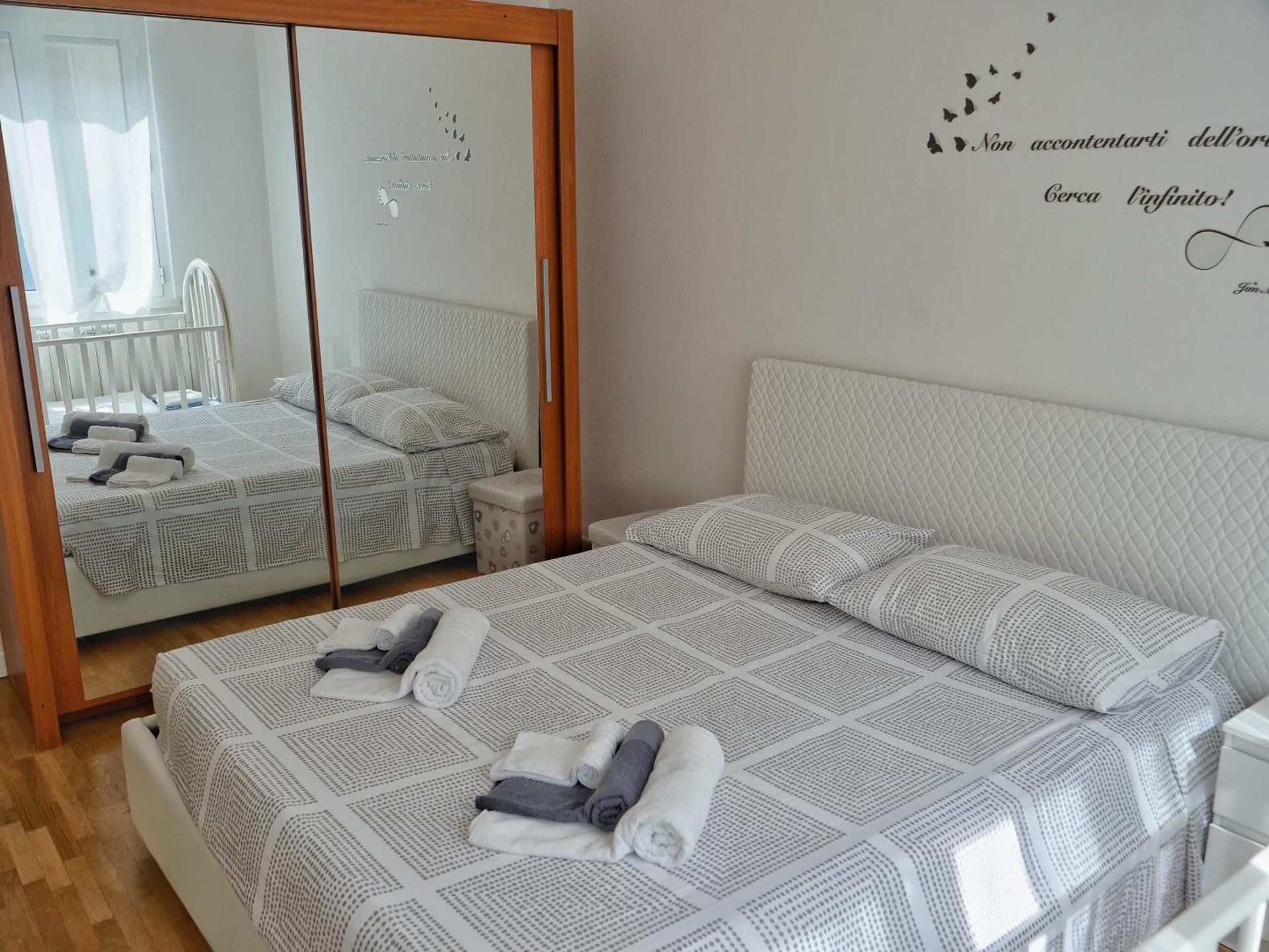 FIORE DI MARE - Delizioso bilocale con posto auto vicino al porto