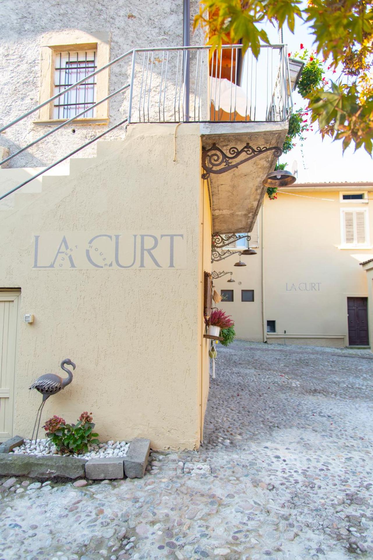 LA CURT guest house