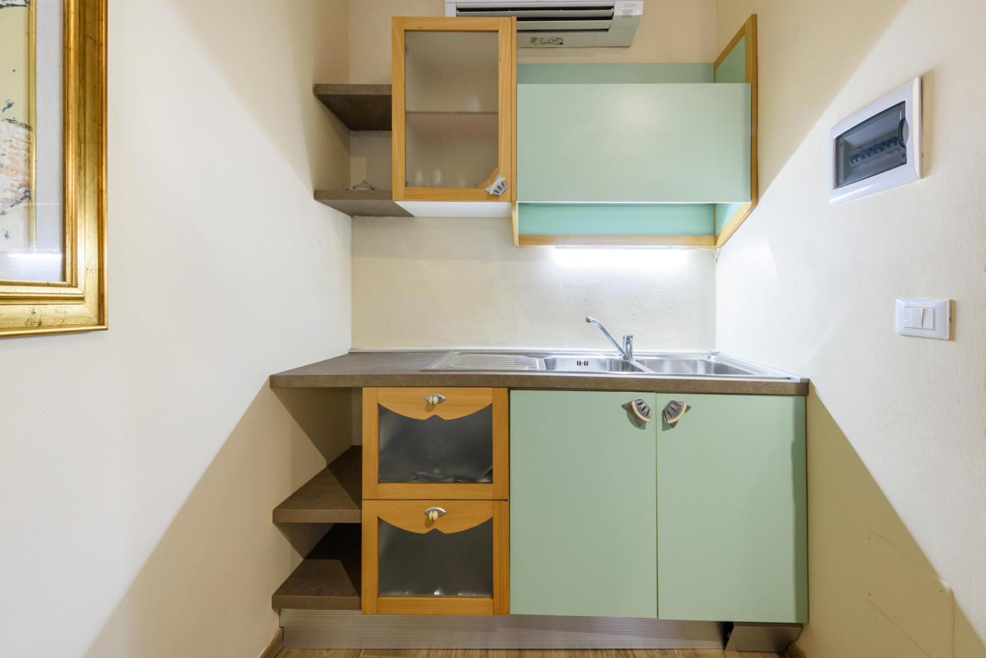 Kitchen or kitchenette