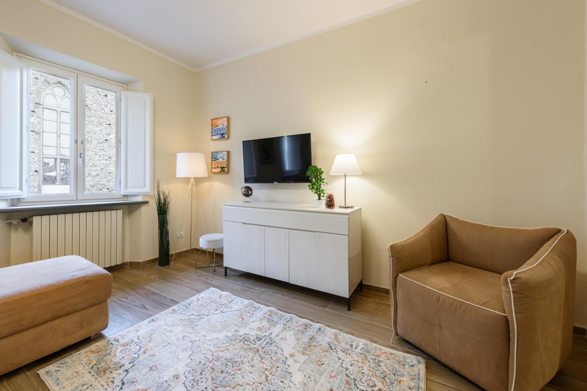 Communal lounge/ TV room