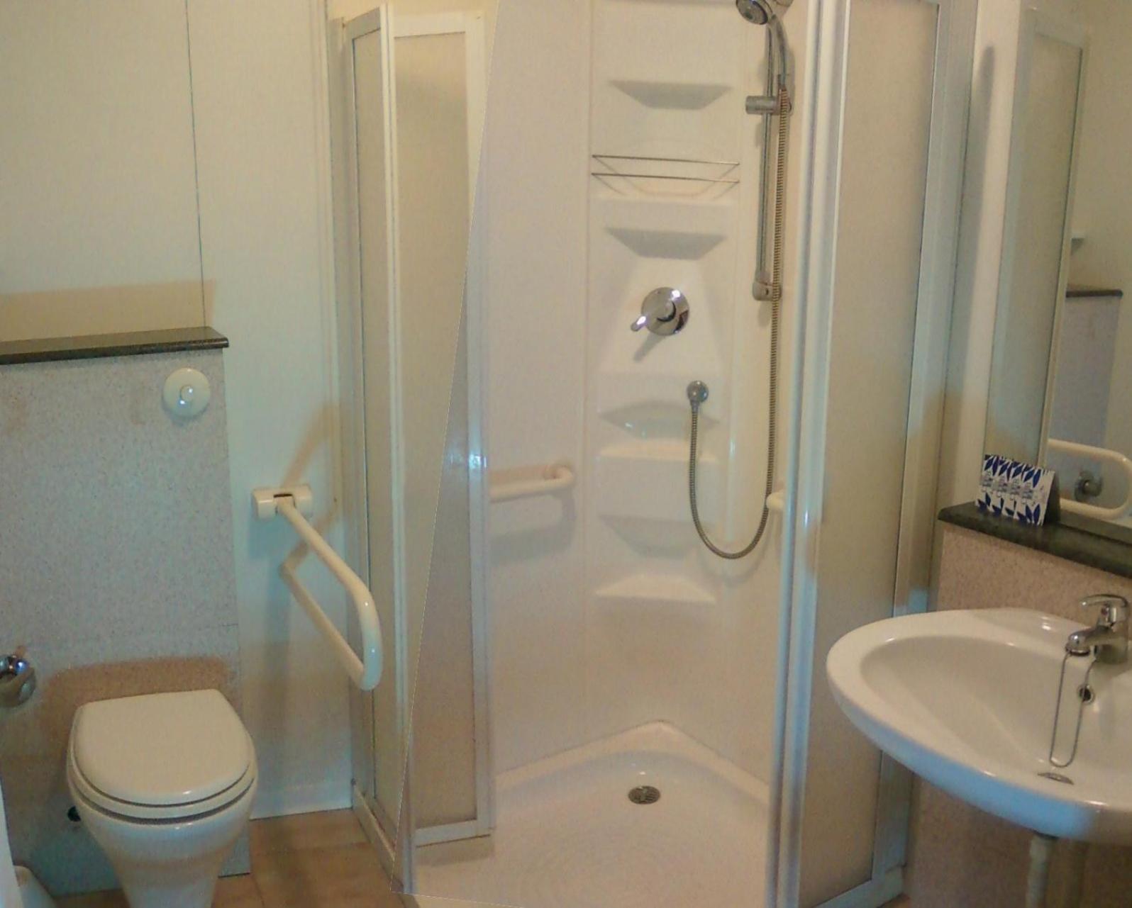 Albergo-Ristorante"Parco alle Noci"tra la Cascata delle Marmore,Labro e valle Santa di S Francesco