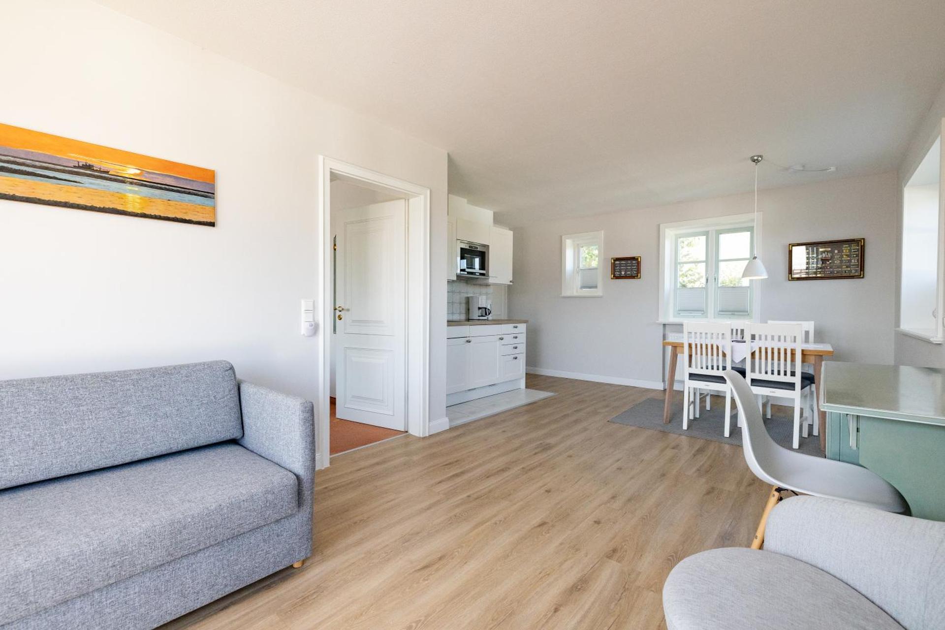 Apartment 13 with Sea View