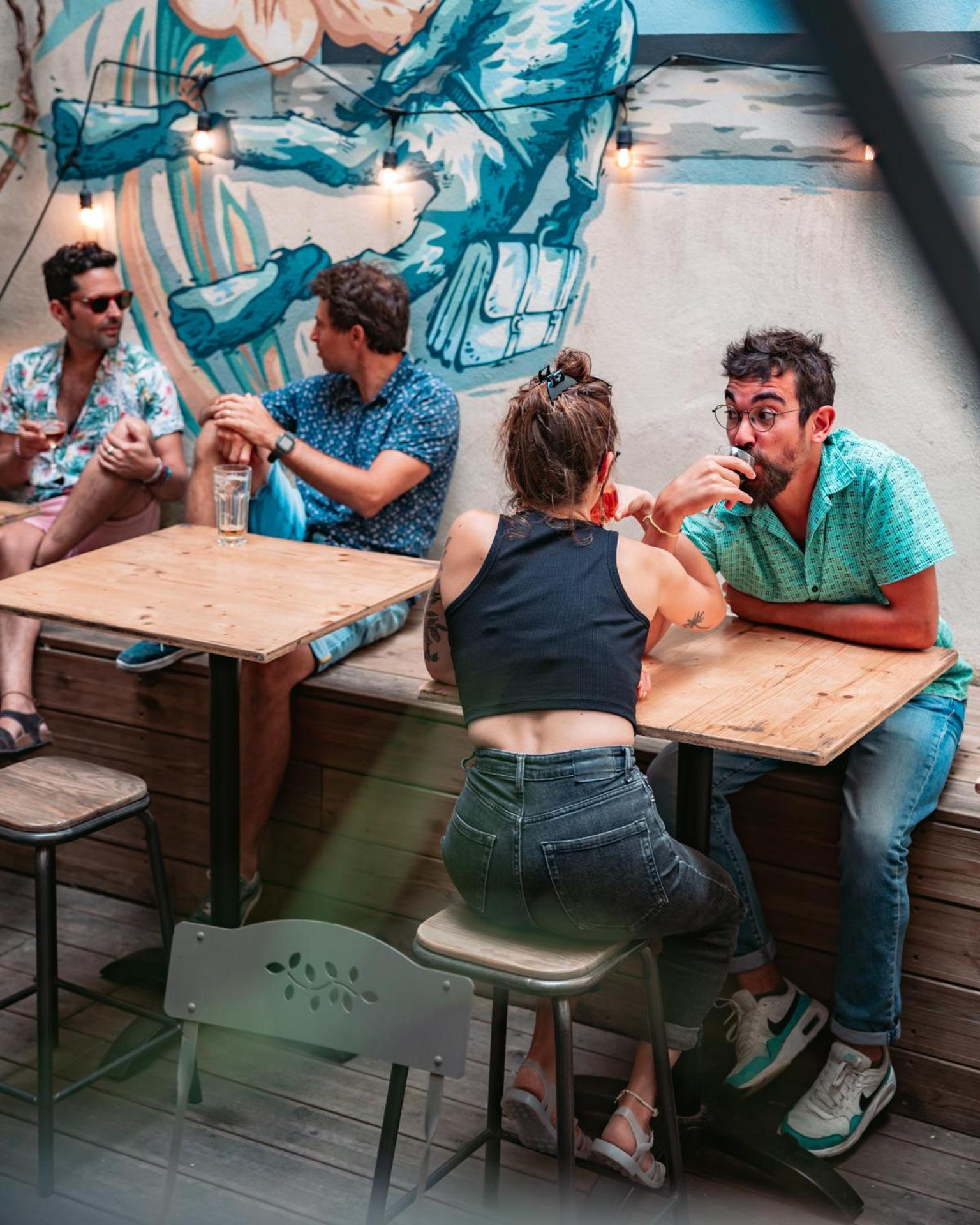 Georges Hostel & Café