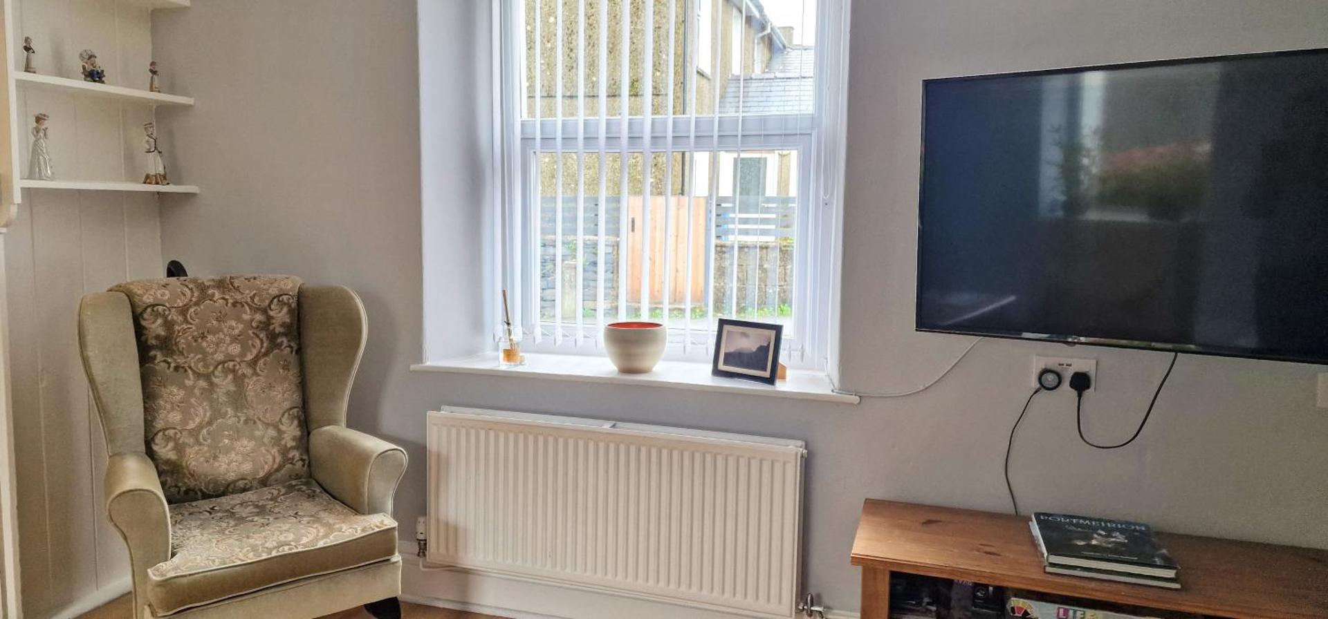 Cheerful 2 bed home with mountain views