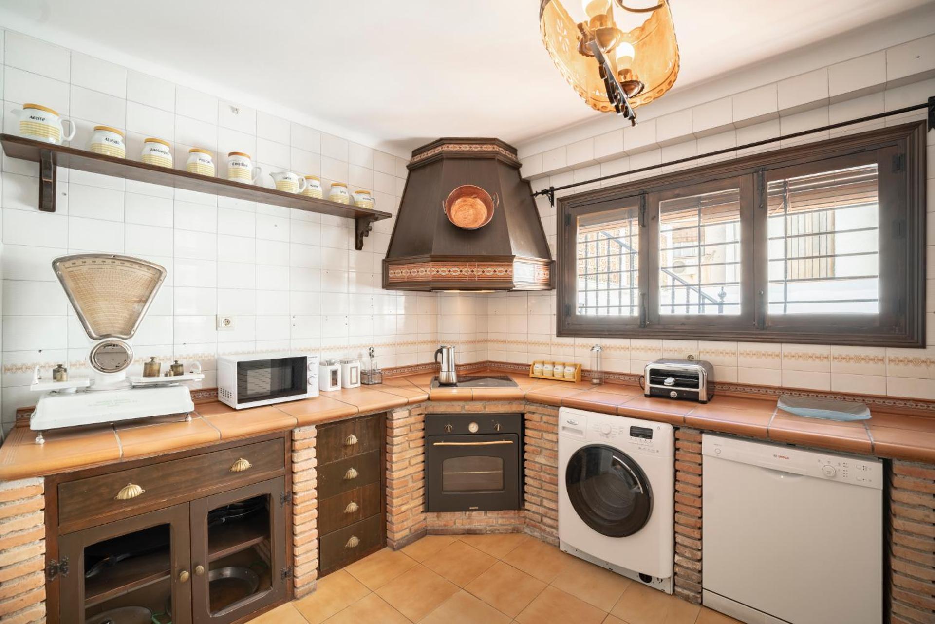 Casa amplia y acogedora con chimenea en Íllora