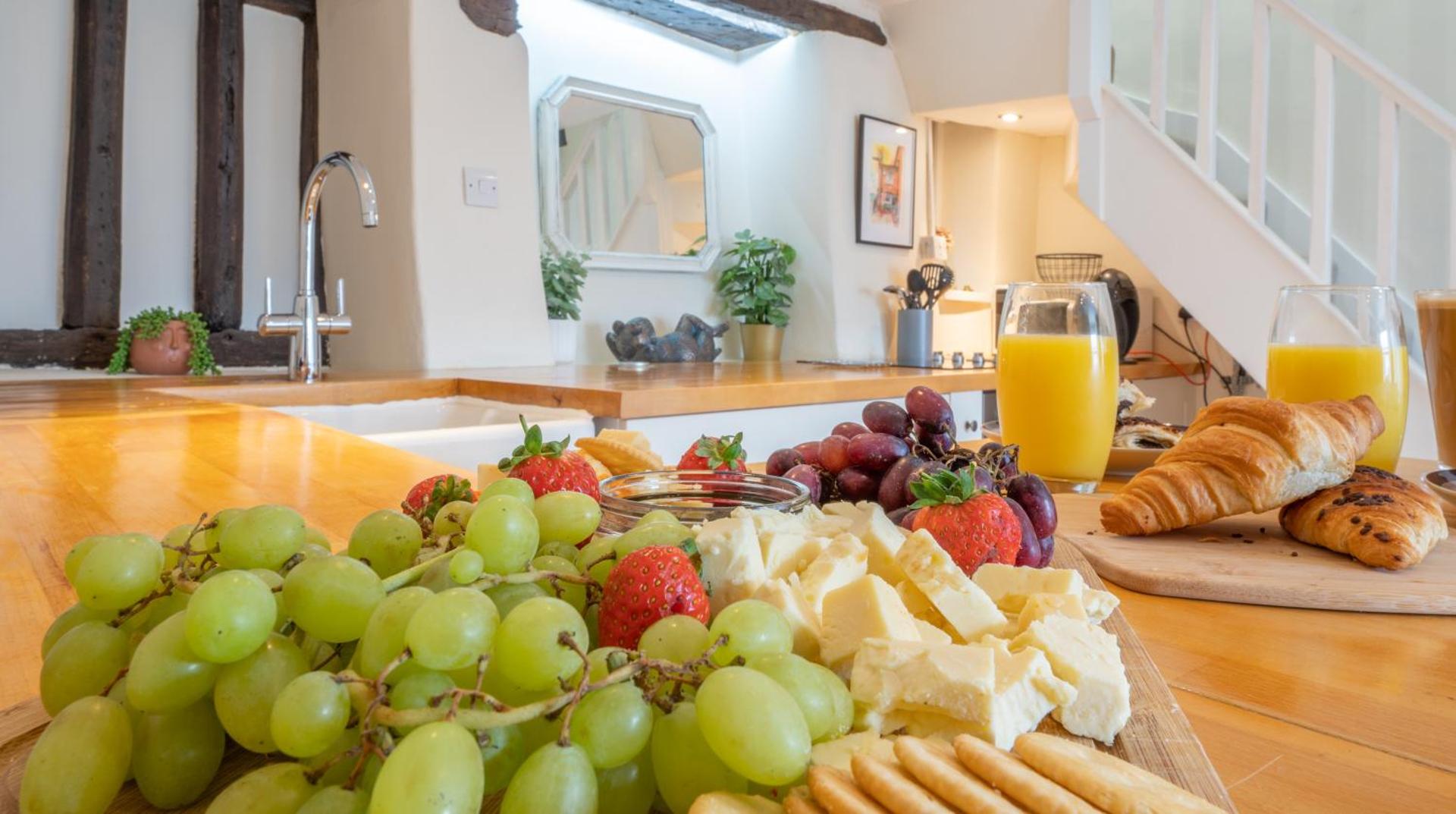 Wee Toad Hole Heart of Kendal - Cottage sleeps 4-6 - Dogs Welcome