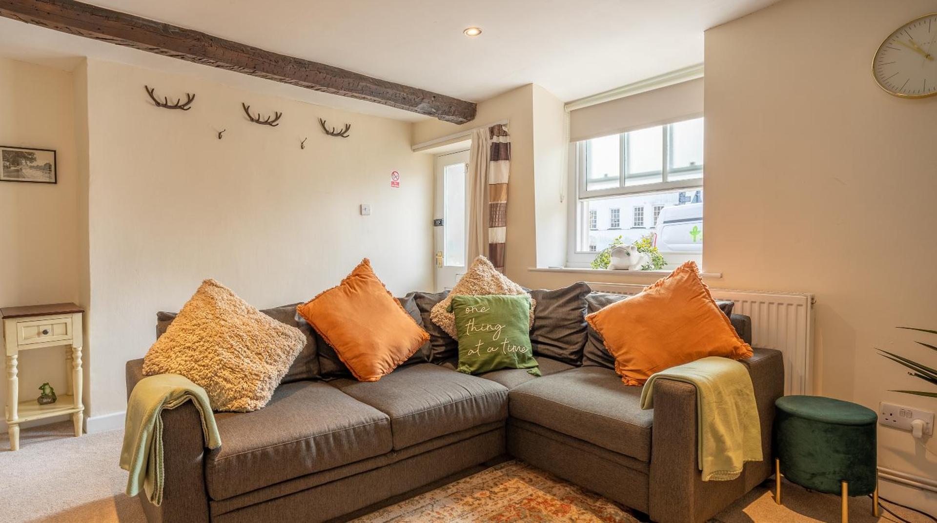 Wee Toad Hole Heart of Kendal - Cottage sleeps 4-6 - Dogs Welcome